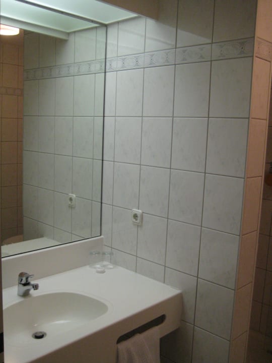 Badezimmer AMEDIA Hotel Weiden, Trademark Collection by Wyndham