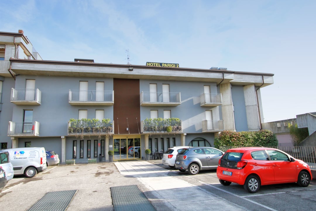 Außenansicht Hotel Parigi 2