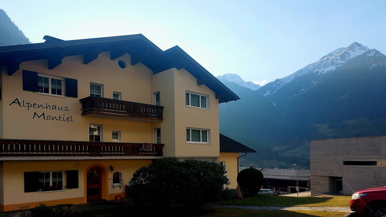 Außenansicht Alpenhaus Montiel