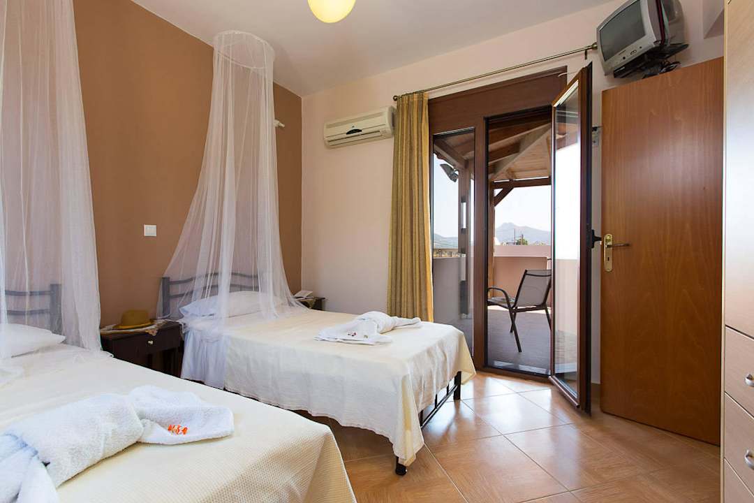 2 single beds  Villas Roumeli