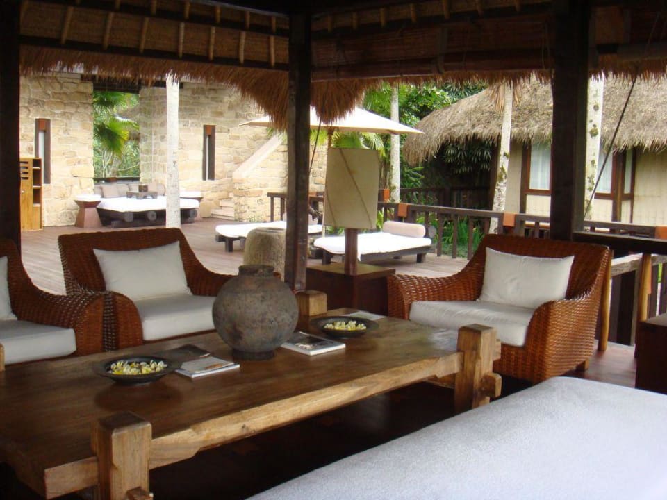 Livingroom Feuer Estate COMO Shambhala Estate