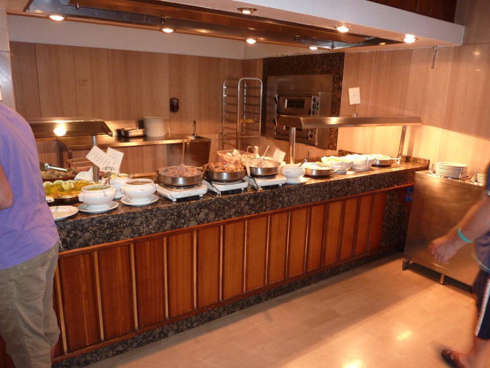 Buffet Station, davon gibt es 2 Relaxia Olivina