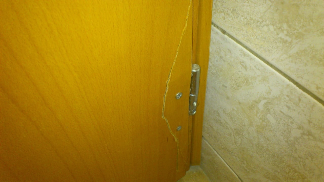 Defekte Badezimmertür Ilios K Village Resort