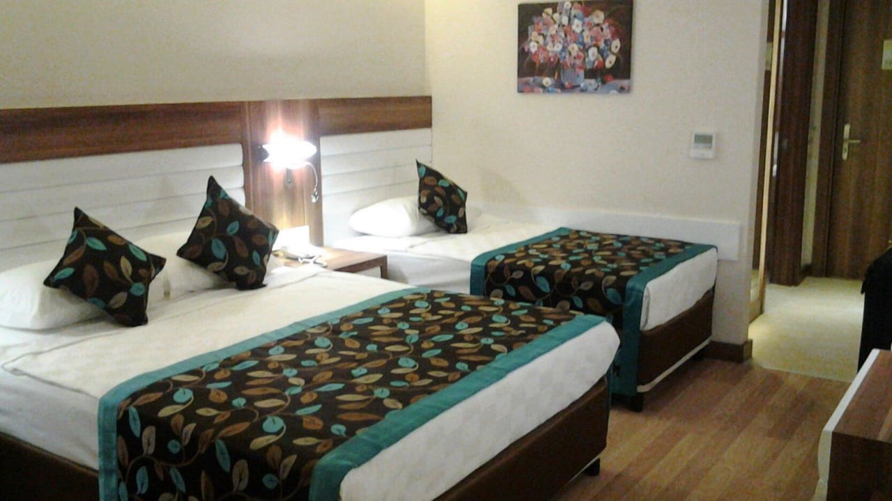 Zimmer war schön groß Dizalya Palm Garden