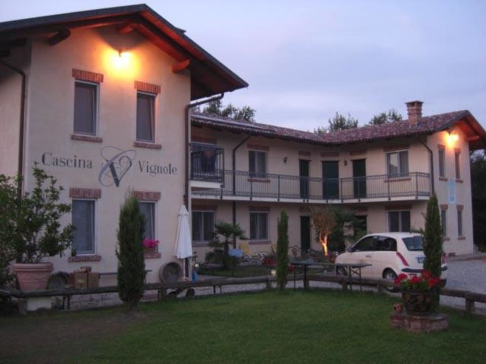 Cascina vignole by night Agriturismo Cascina Vignole