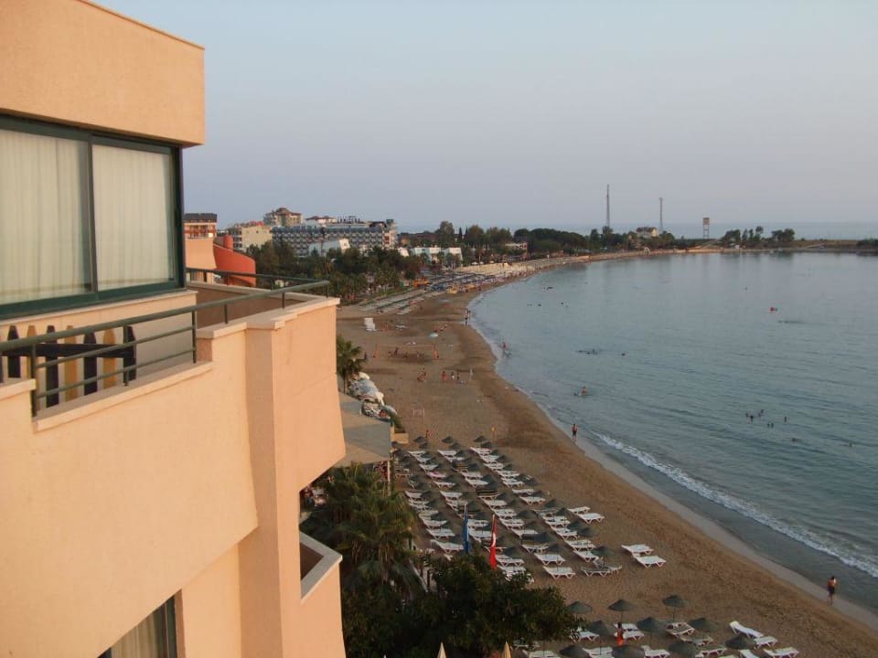 Blick von unserem Balkon nach Links Aska Hotel Just in Beach