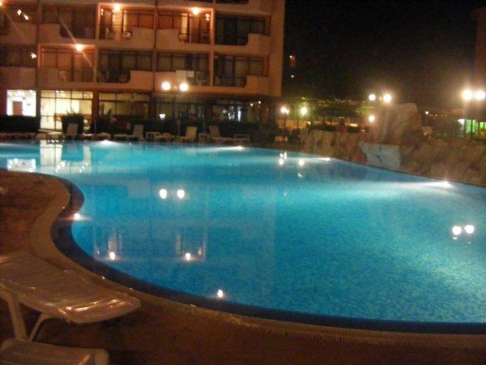 Basen nocą Hotel Isola Paradise / Izola Paradise
