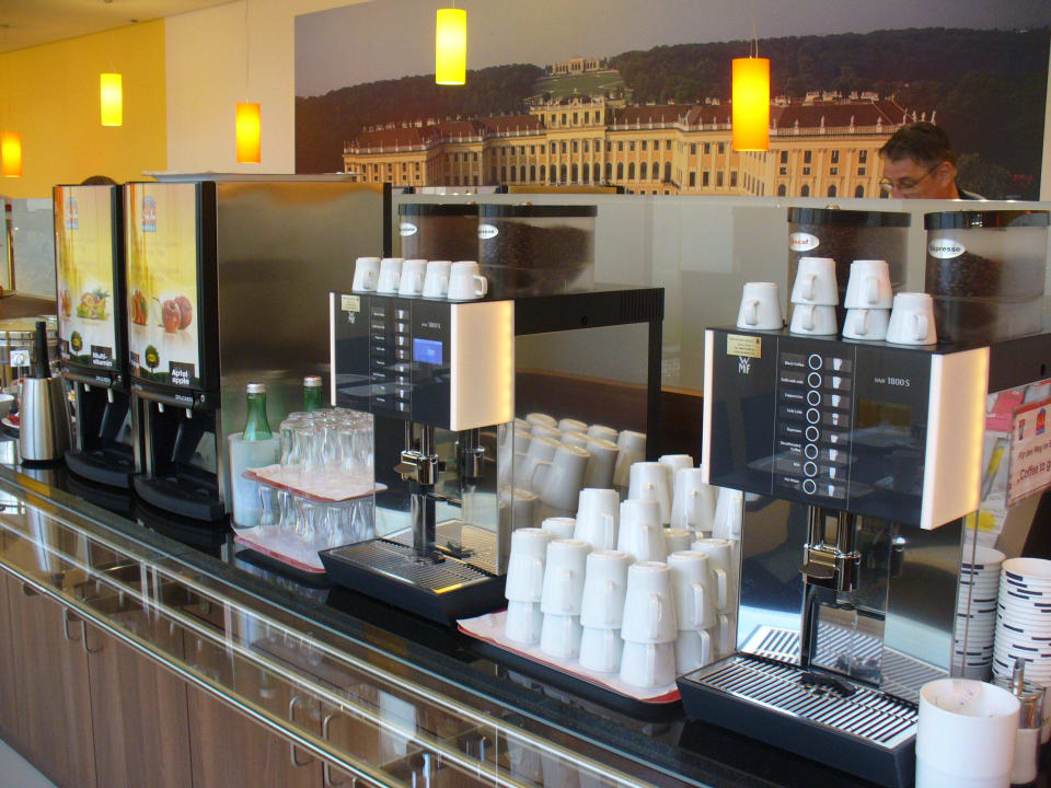 Frühstück Leonardo Hotel Vienna Schönbrunn