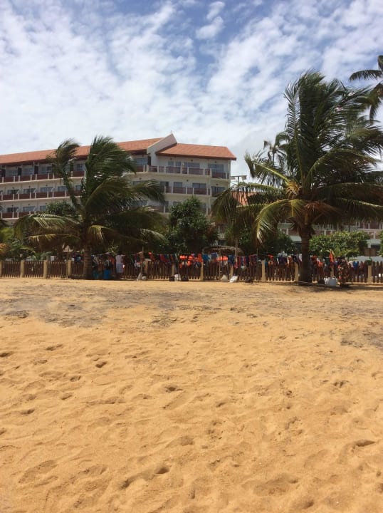 Hotelansicht vom Strand Turyaa Kalutara