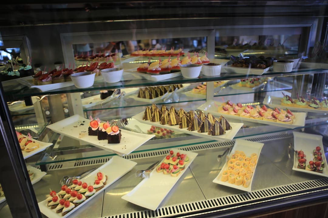 Patesserie / a small selections of pastry Hotel Botanik Platinum