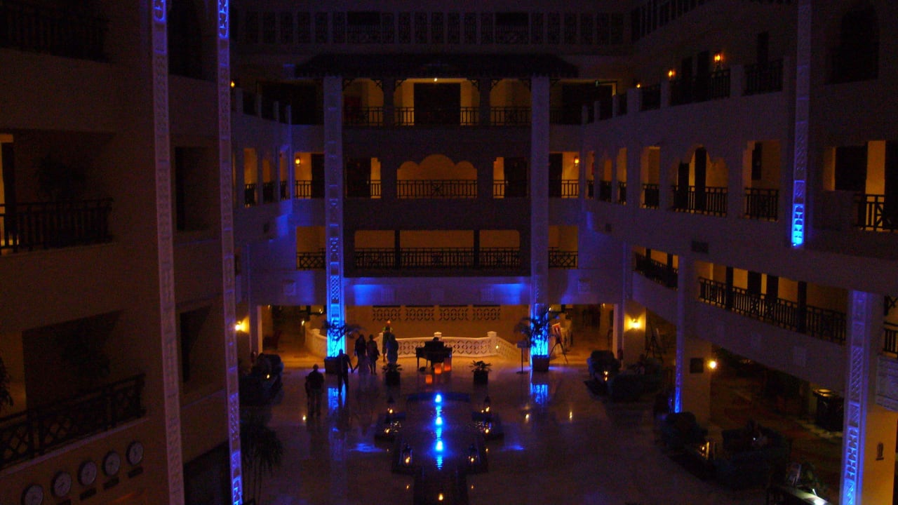 Die Lobby am Abend ein Traum Steigenberger ALDAU Beach Hotel