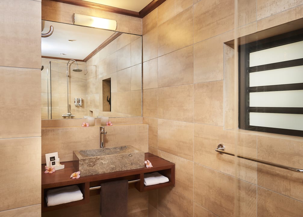 Zimmer Iloha Seaview Hotel