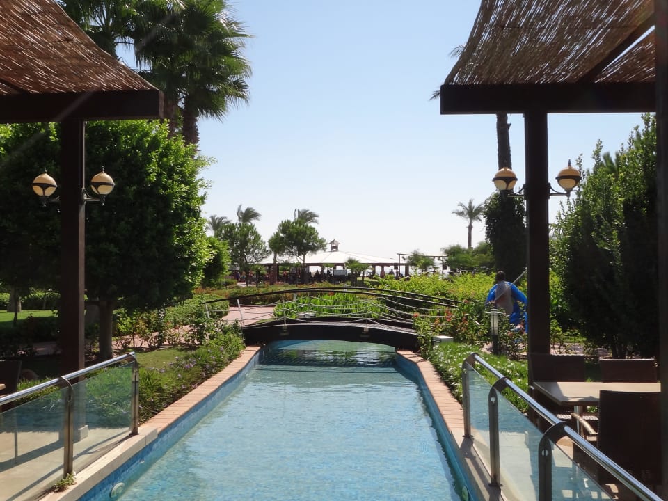 A la Card Restaurant Hotel Miracle Resort