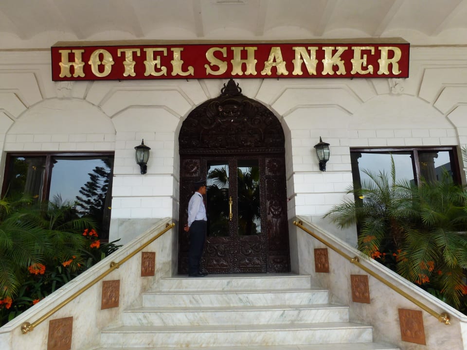 Eingang zum Hotel Hotel Shanker
