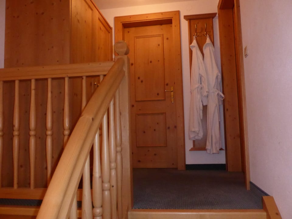 Der Aufgang zum oberen Bereich Suite Rosalie Platzlhof - Mein Hotel im Zillertal