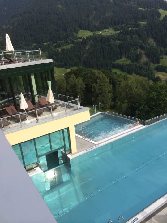 Pool mit Aussicht Hotel Fernblick Montafon