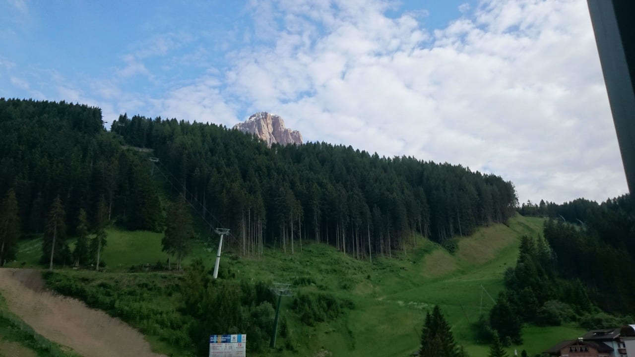 Blick zum Zielhang vom Skirennen Hotel Florian