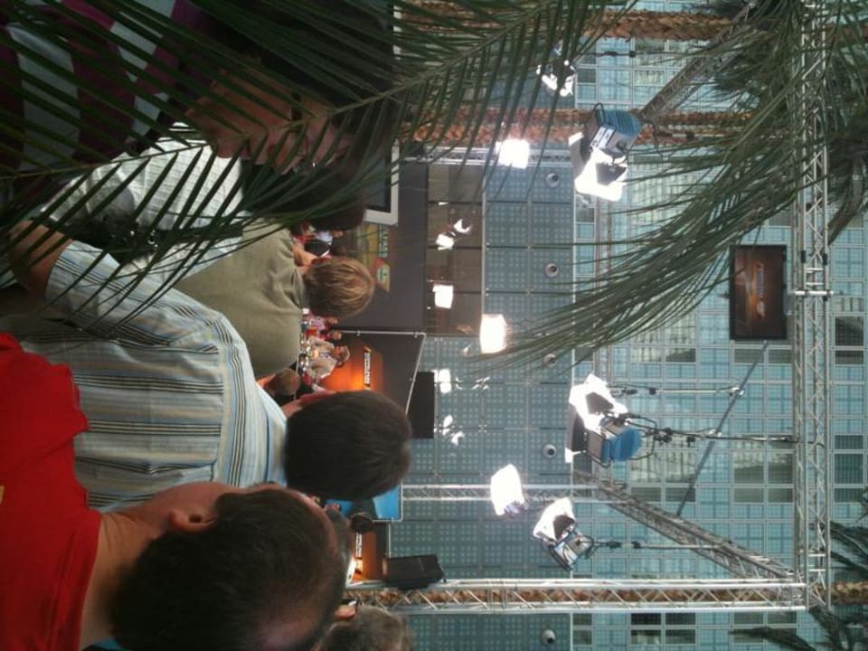 Sonntags die Krombacher Runde/DSF Hilton Munich Airport