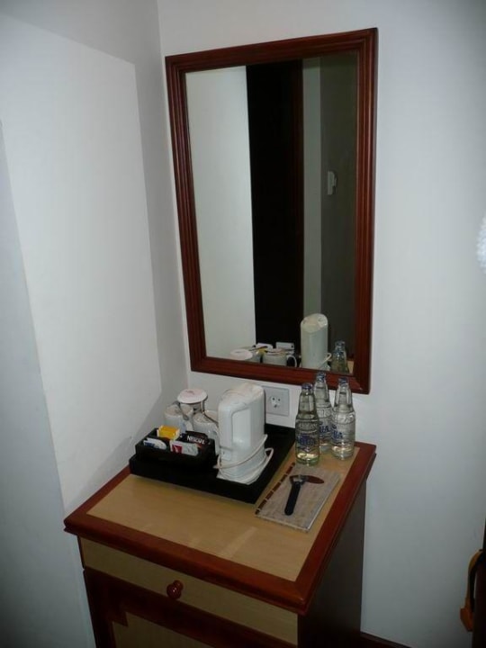 Kühlschrank mit Spiegel Padma Resort Legian