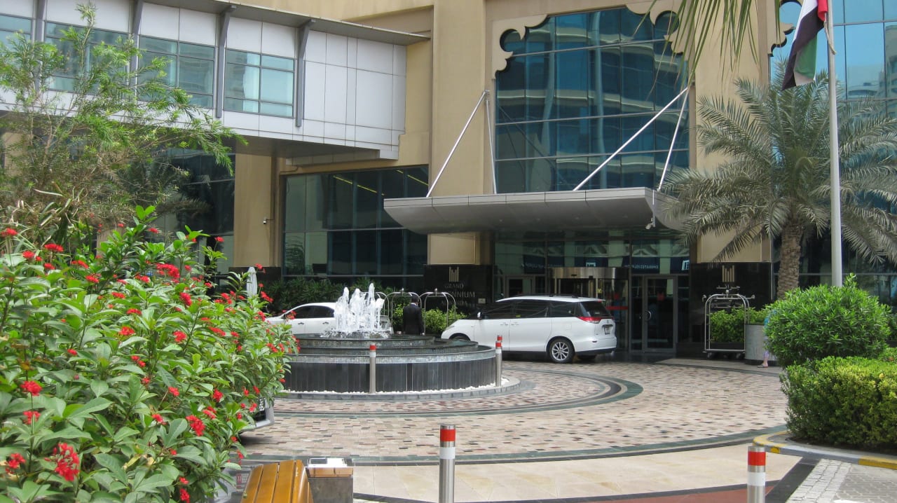 Außenansicht Grand Millennium Al Wahda Abu Dhabi