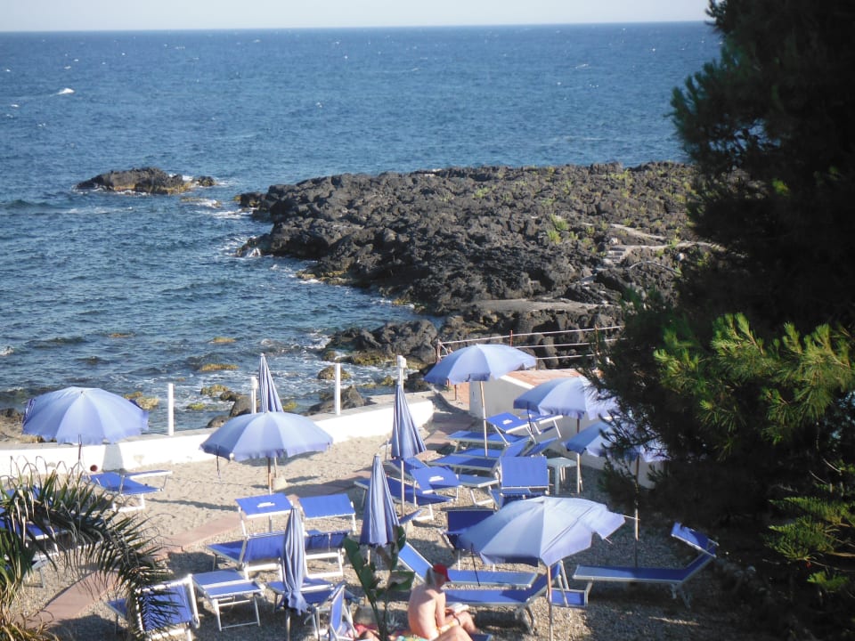 Garden and see Hotel Kalos