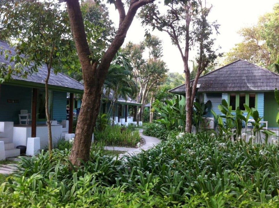 Aussenanlage der Deluxe Bungalows Sai Kaew Beach Resort
