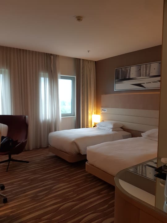 Zimmer Hilton Frankfurt Airport