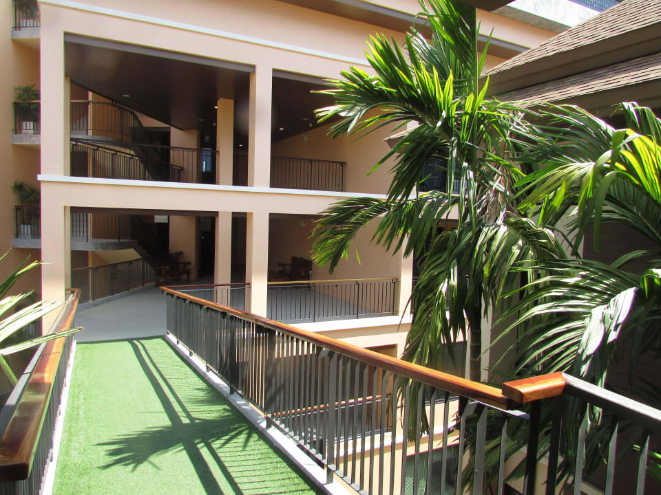 Hotelanlage (Zugang zum 3ten Gebäude) Avani Ao Nang Cliff Krabi Resort