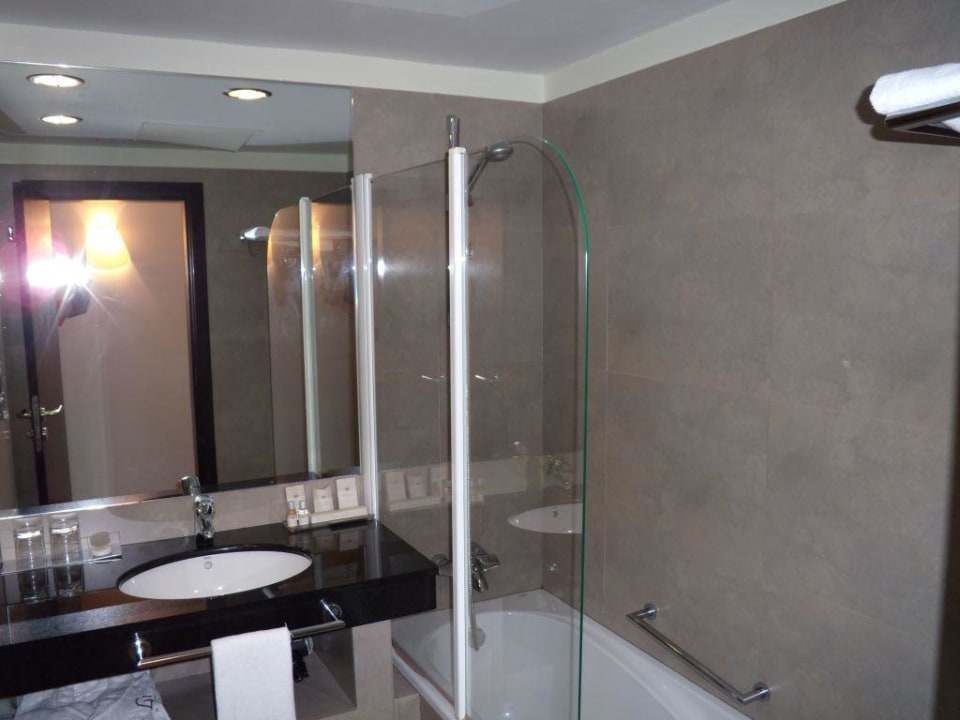 Baño Hotel Molina Lario Gallery