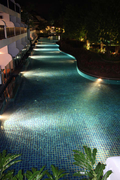 Pool am abend  JW Marriott Khao Lak Resort & Spa