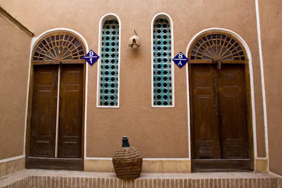 Drzwi do pokojów Orient Hotel