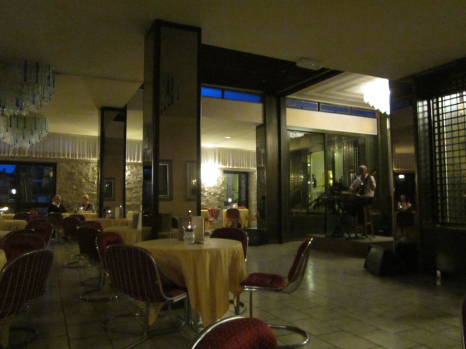 Tanzabend - und alle schon im Bett... Hotel Caravel