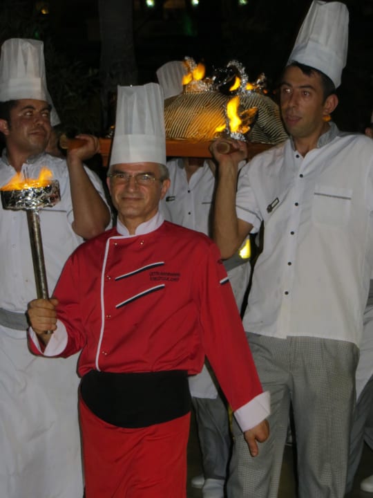 Eistorte zum Abschluss des türkischen Abends Saphir Resort & Spa