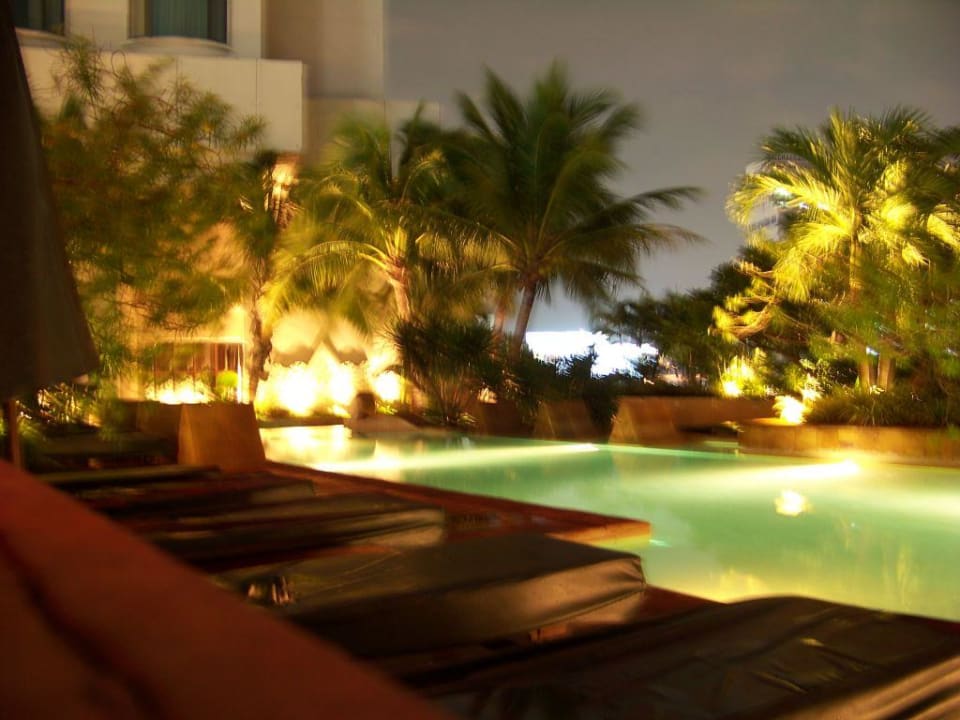 Pool Hotel Century Park