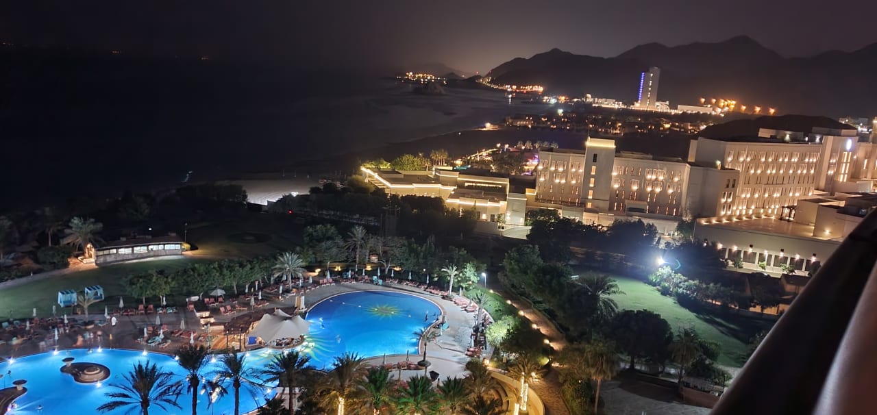 Pool Hotel Le Meridien Al Aqah Beach Resort