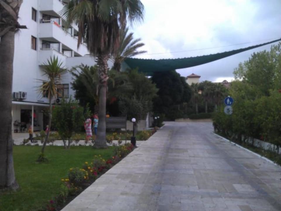 Zufahrt Hotel Süral Garden