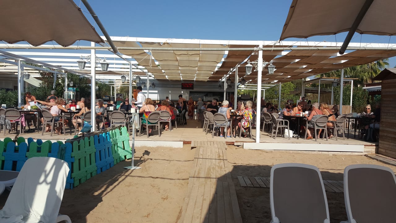 Strand Castival Hotel