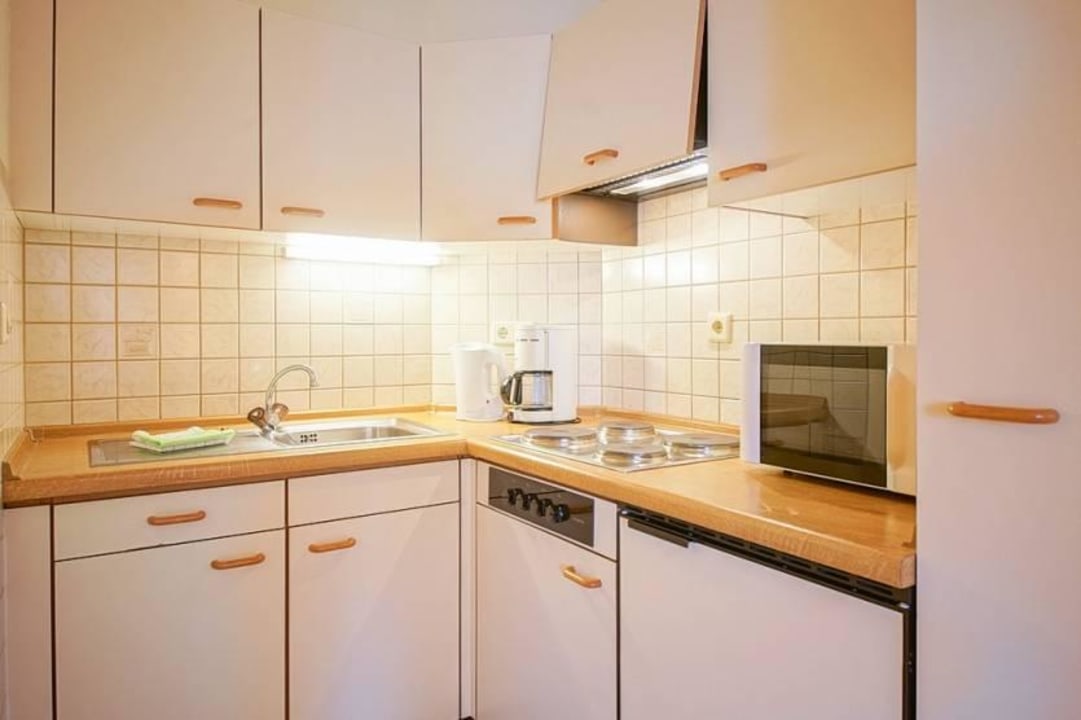 Bsp. Küche mit Küchenzeile Ferienwohnungen im Hus Jadekieker