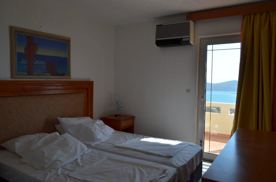 1. Schlafzimmer der Villa 4 Elounda Residence Resort & Waterpark