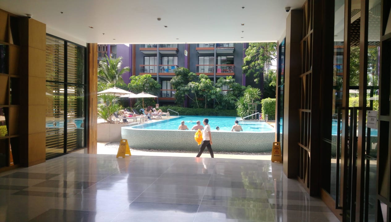 Pool Holiday Inn Express Phuket Patong Beach Central