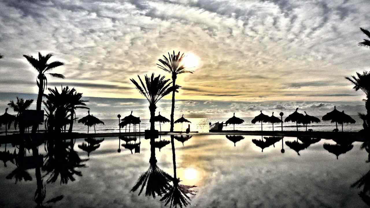 Poolblick mit Sonnenaufgang 6:30h Hotel El Mouradi Djerba Menzel
