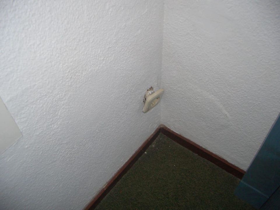 Steckdose aus Wand Hotel Vibra Beverly Playa