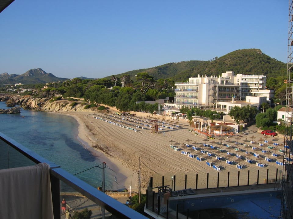 Strand vor dem Hotel Hotel Clumba