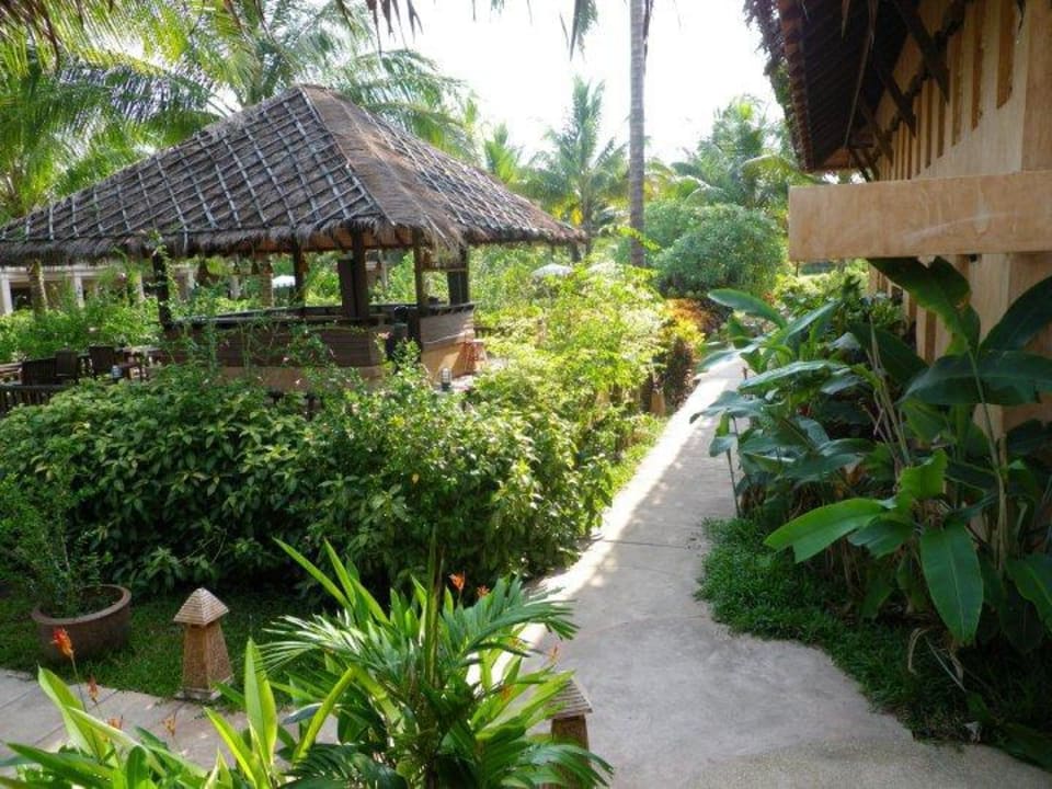 Gartenanlage The Andamania Beach Resort & Spa