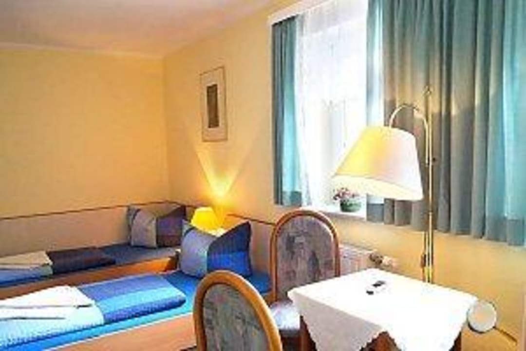 Doppelzimmer mit gtrennten Betten Hotel Riedelmühle