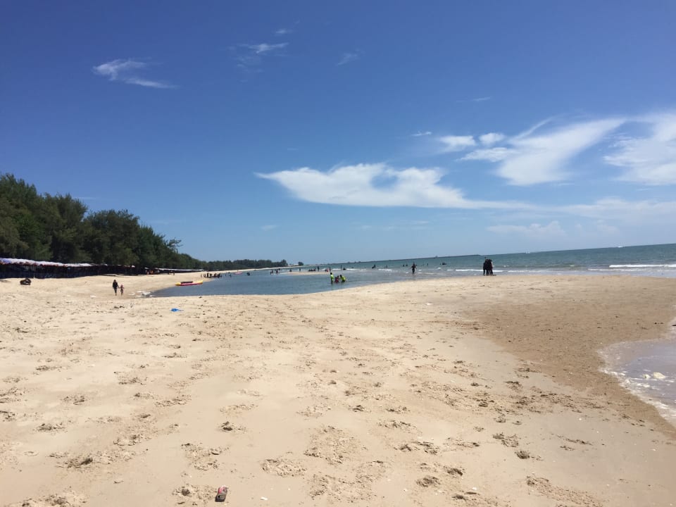 Strand Hotel Bann Pantai Resort