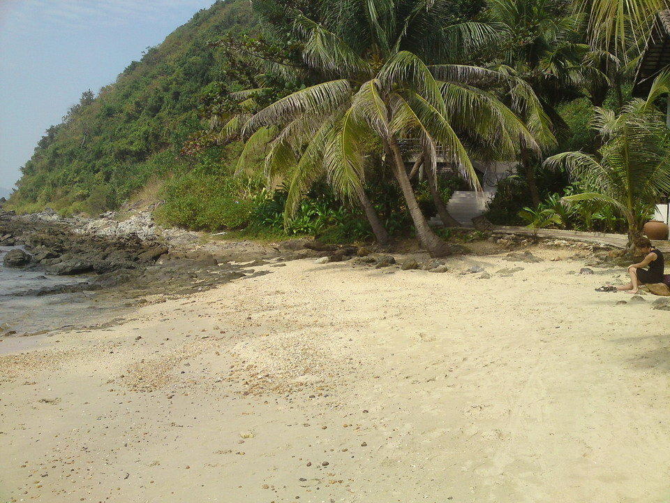 Blick zum rechten Buchtende Ao Prao Resort