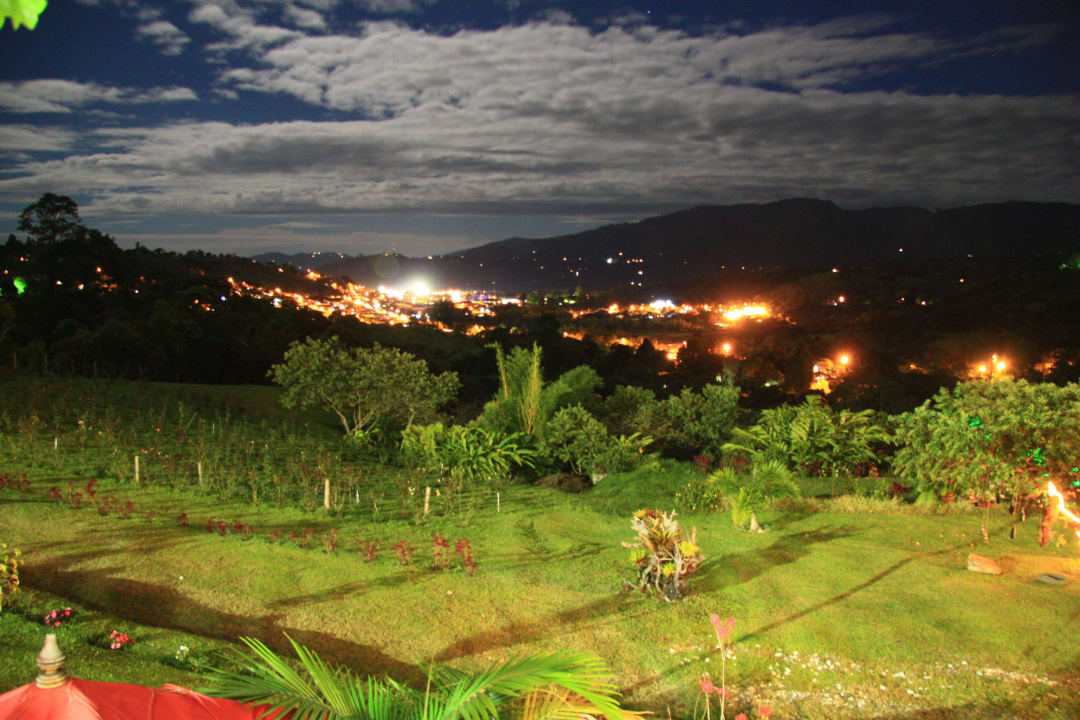 Blick auf San Agustin bei Nacht Akawanka Lodge