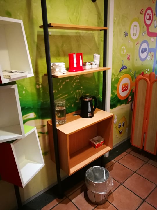 Lobby Ibis Styles Napoli Garibaldi