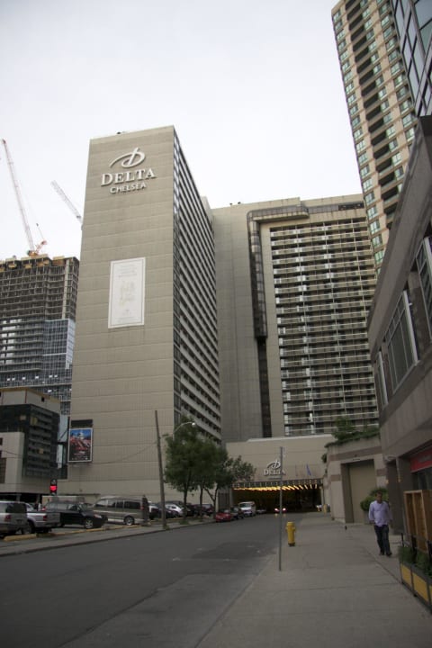 Garageneinfahrt Chelsea Hotel Toronto